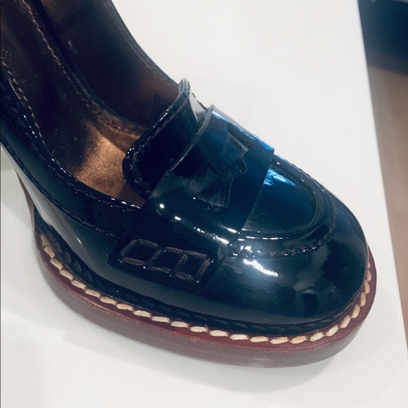 Dolce & Gabbana Shoes - DOLCE and GABBANA Black leather loafer Gold heels